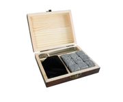 Zestaw kamieni granitowych do schładzania whiskey ze szczypcami w pudełku drewnianym (9szt.)