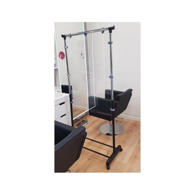 Mobilny stojak działowy z plexi